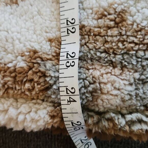 V23  Hem & Thread Southwestern Brown & Cream Sherpa Reversable Vest - Picture 5 of 10